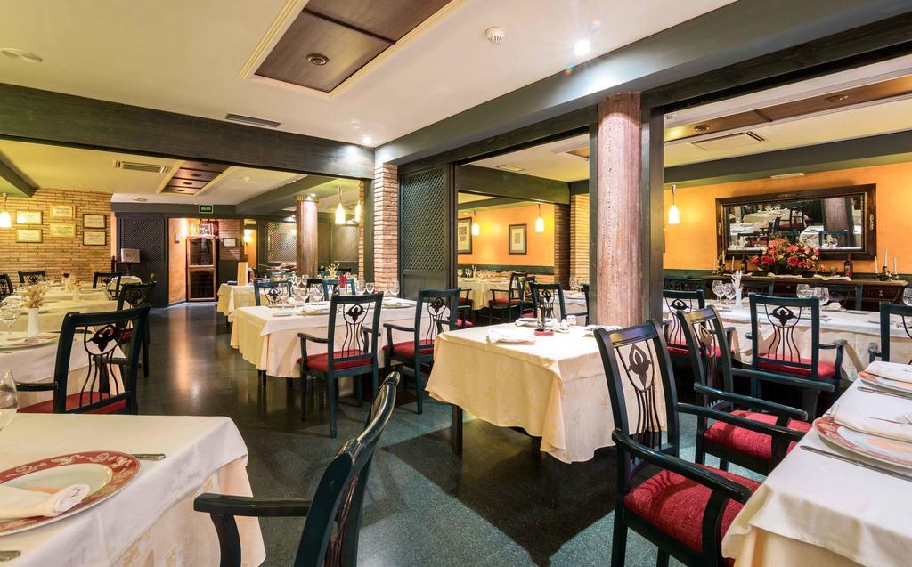 El Patio Hotel La Almunia de Dona Godina Ngoại thất bức ảnh