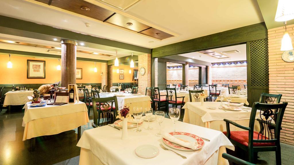 El Patio Hotel La Almunia de Dona Godina Ngoại thất bức ảnh