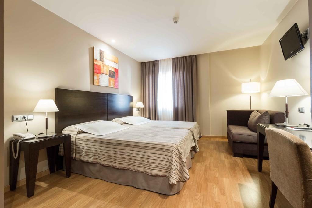 El Patio Hotel La Almunia de Dona Godina Ngoại thất bức ảnh