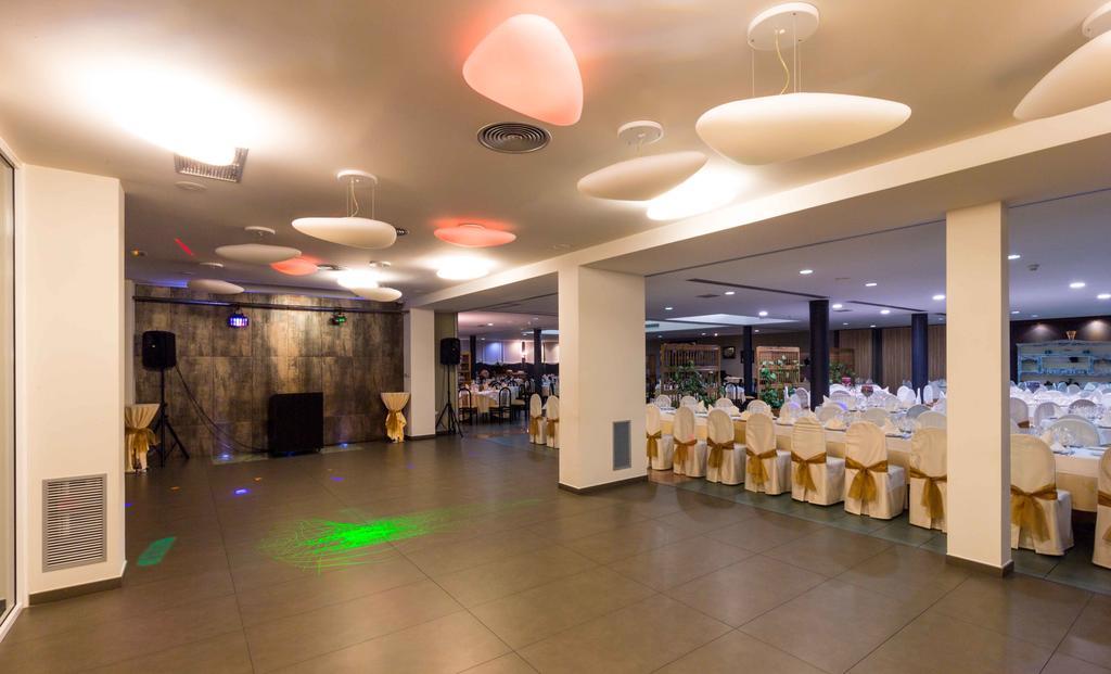 El Patio Hotel La Almunia de Dona Godina Ngoại thất bức ảnh