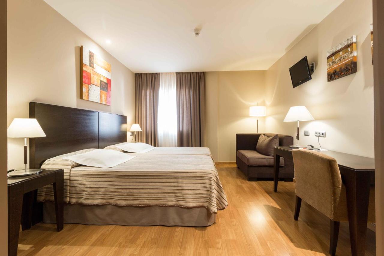 El Patio Hotel La Almunia de Dona Godina Ngoại thất bức ảnh