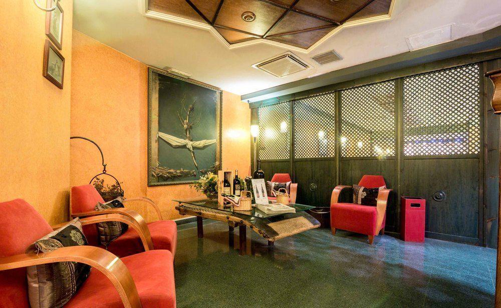 El Patio Hotel La Almunia de Dona Godina Ngoại thất bức ảnh