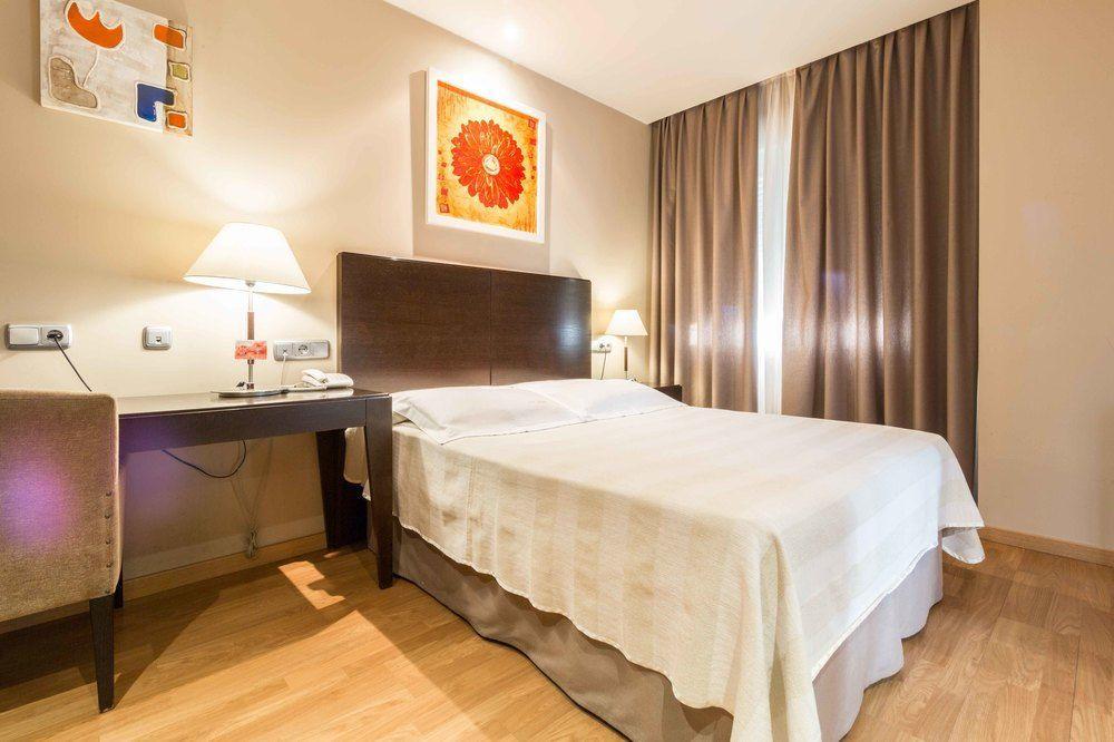 El Patio Hotel La Almunia de Dona Godina Ngoại thất bức ảnh