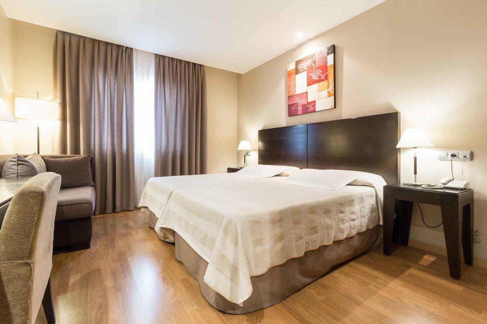 El Patio Hotel La Almunia de Dona Godina Ngoại thất bức ảnh